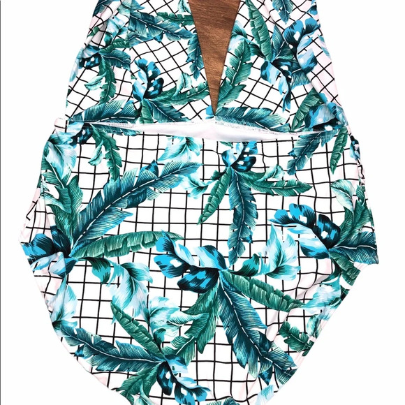Swimsuits for all size 22 banana palm leaves one piece gorgeous swimsuit - Picture 3 of 8